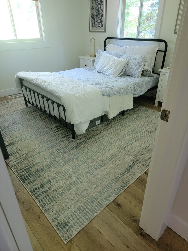 Building Photo - 9976 Edgewood Ave