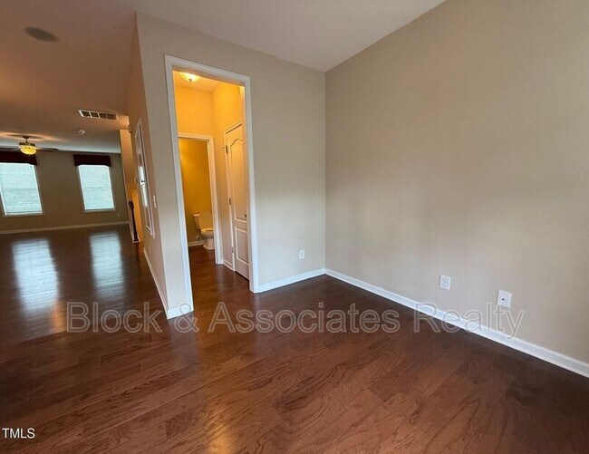 Building Photo - 545 Old Mill Village Dr