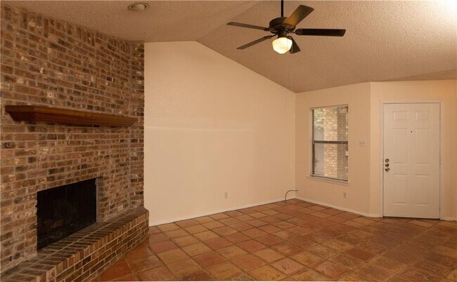Building Photo - 4508 Elwood Rd