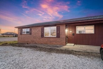 Building Photo - 740 N 6th St