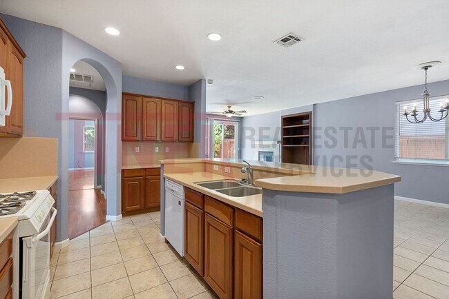 Building Photo - 5044 Kokomo Dr