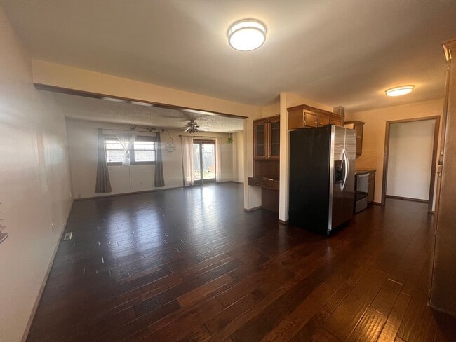 Building Photo - Spacious 4 Bed / 3 Bath Home in Southeast Wichita