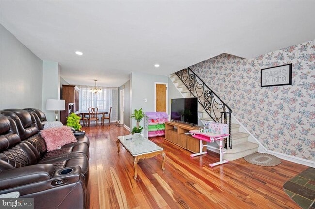 Building Photo - 6322 Mershon St
