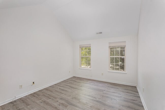 Building Photo - 400 Erin Taylor Ln