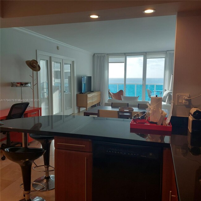 Building Photo - 2301 Collins Ave