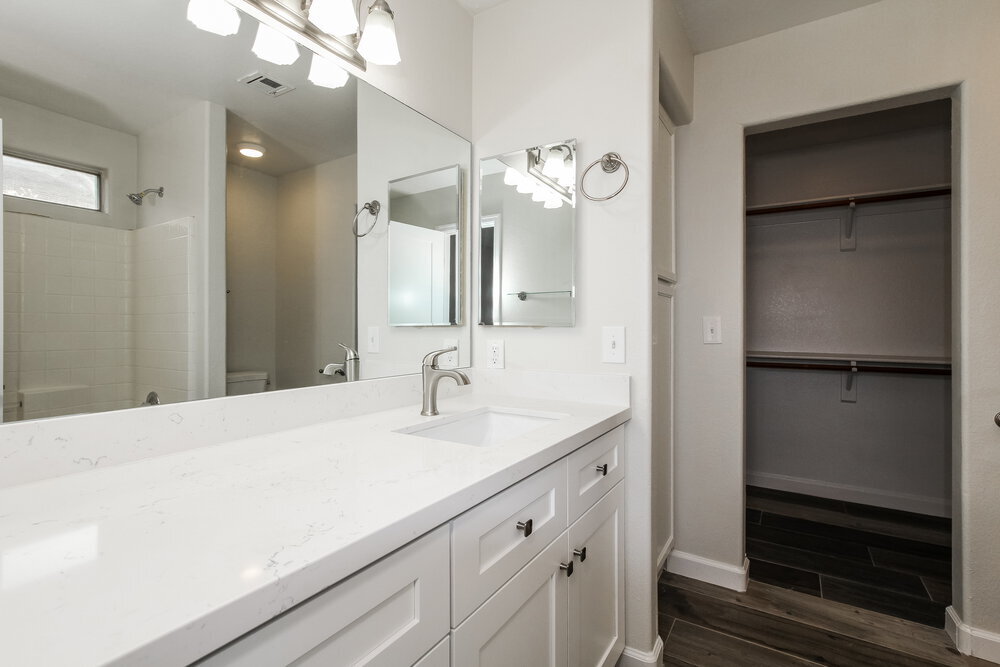 Building Photo - 2902 W Irma Ln