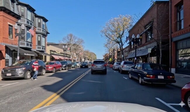 Building Photo - 18-20 N High St