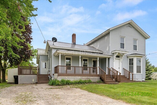 Building Photo - 1720 State St
