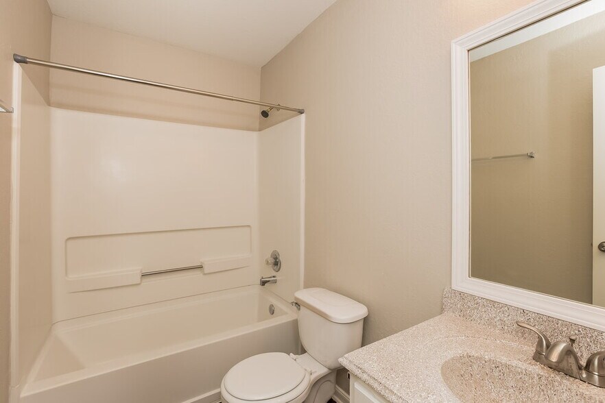 Building Photo - 8010 Suffield Glen Ln