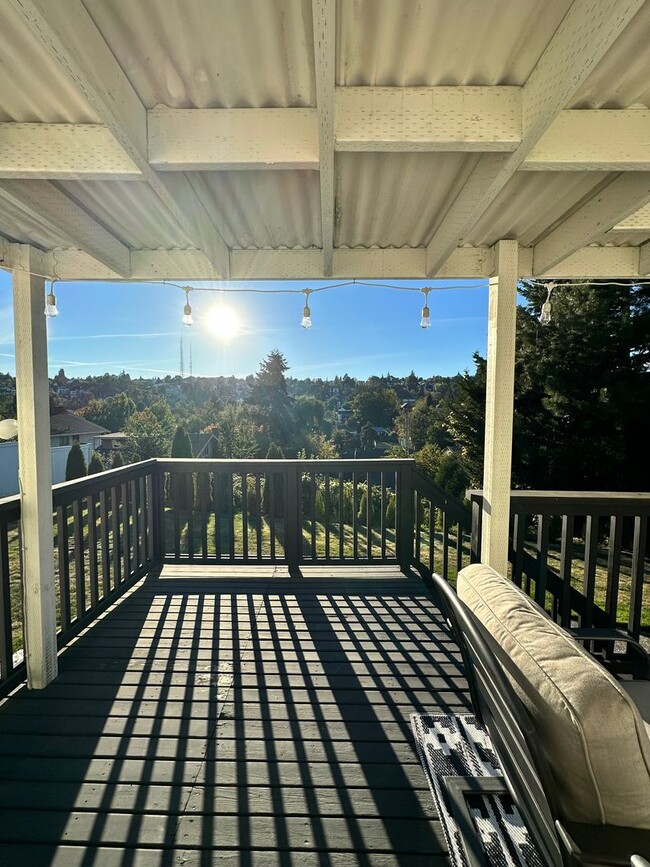 Building Photo - Madison Valley Bungalow