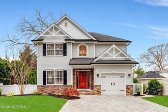 Building Photo - 909 Brookside Ave