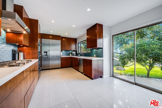 Building Photo - 2431 Carman Crest Dr