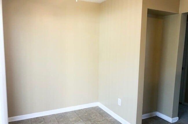 Building Photo - 5570 Maple Canyon Ave