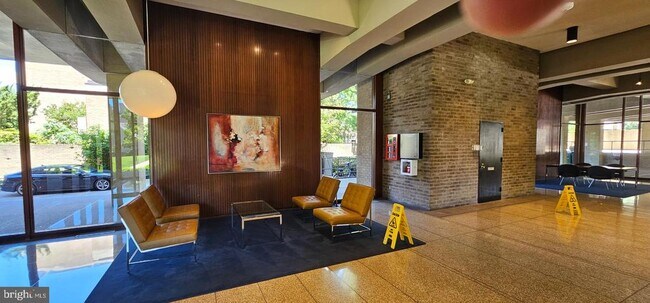 Building Photo - 490 M St SW