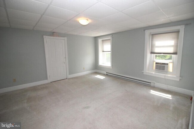 Building Photo - 418 Allentown Rd