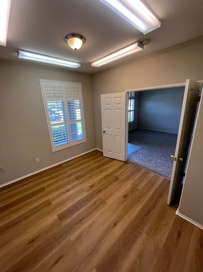 Building Photo - Beautiful Single-Story Corona Home-1556 Ir...