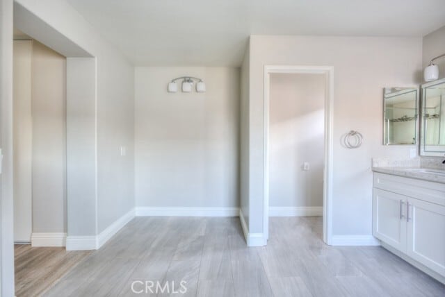 Building Photo - 7783 Alderwood Ave