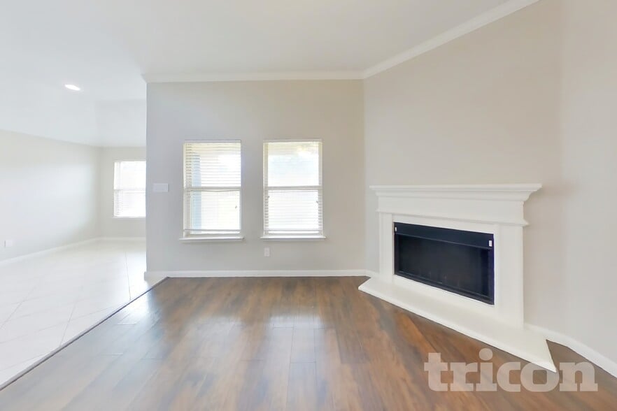 Building Photo - 508 Crazy Horse Dr