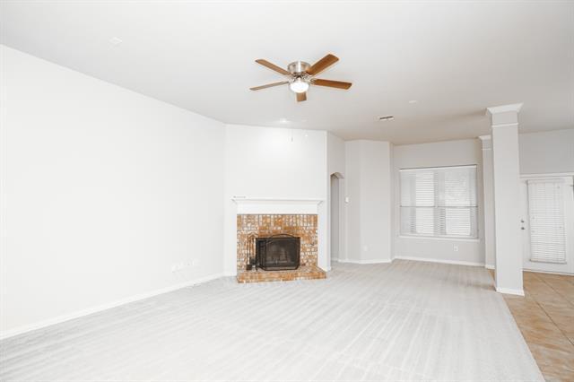 Building Photo - 1424 Canary Dr