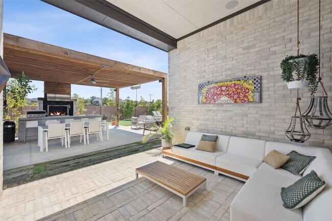 Building Photo - 5008 Statesman Ln