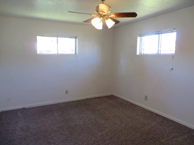 Building Photo - ~Cute One Bedroom House~