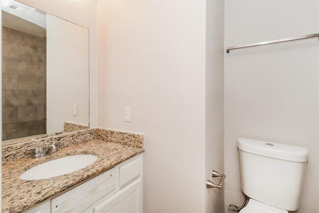 Building Photo - 14118 Sandy Point Ln