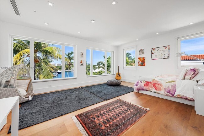 Building Photo - 481 S Mashta Dr