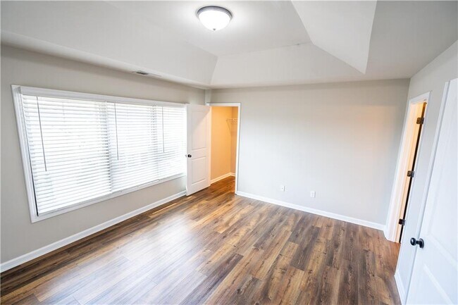 Building Photo - 3657 Princeton Ave