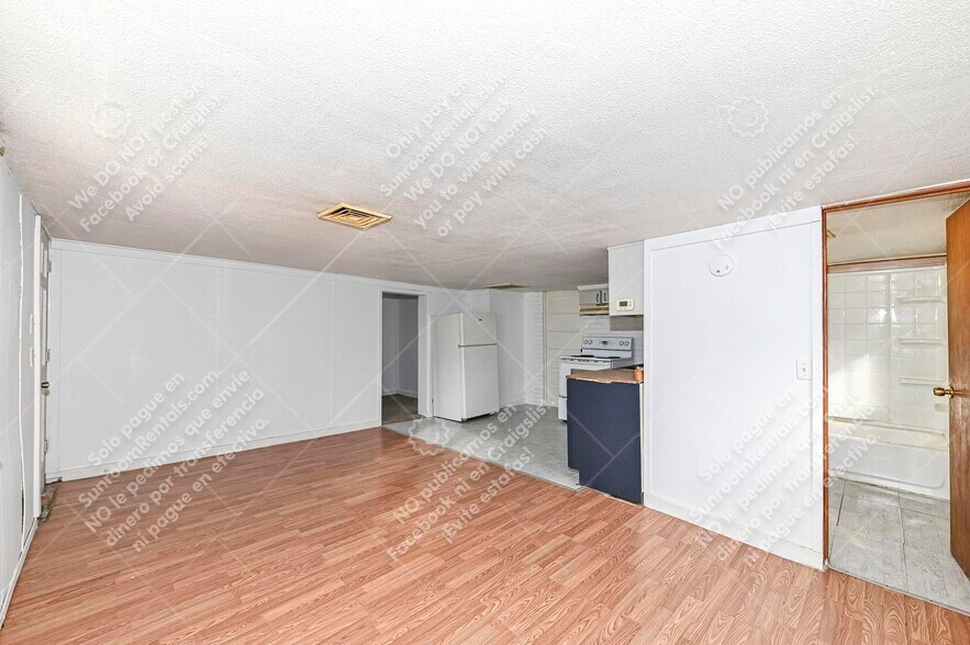 Building Photo - 832 Waldemere Ave