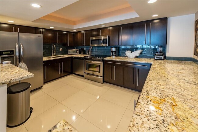 Building Photo - 3750 Galt Ocean Dr