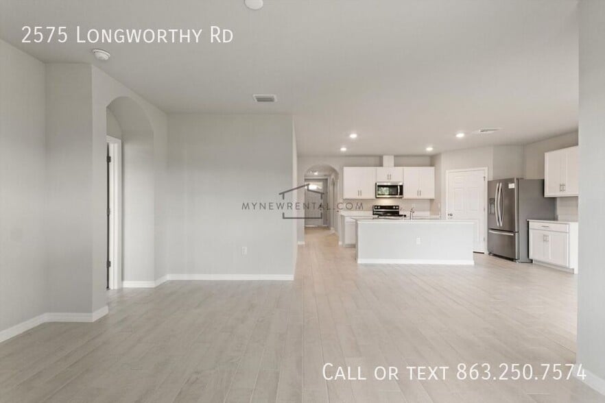 Building Photo - 2575 Longworthy Rd