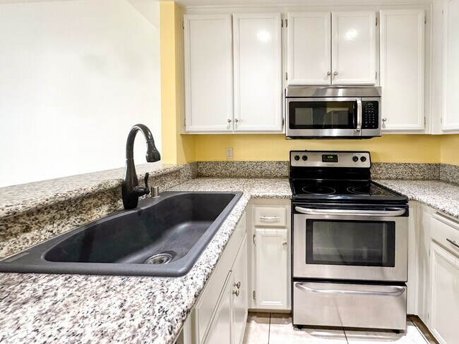 Building Photo - 2236 River Run Dr