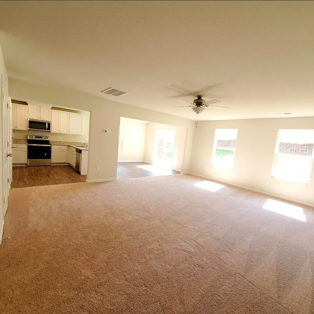 Building Photo - Room in House on Creedmore Hills Dr