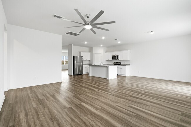 Building Photo - 21630 Cottage Ln