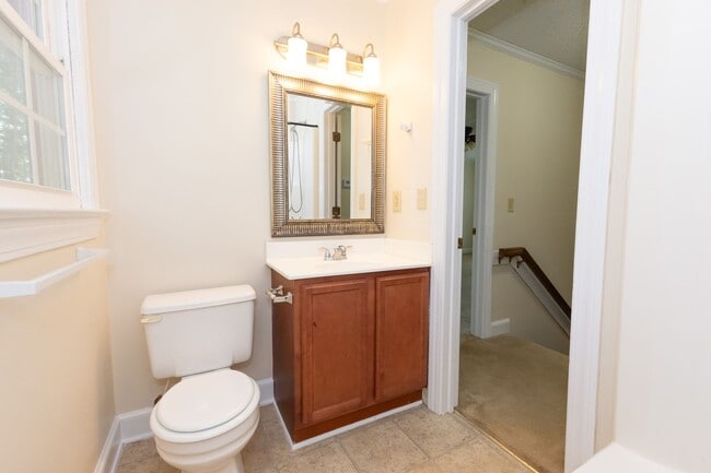 Building Photo - MOVE-IN READY $900 off first month