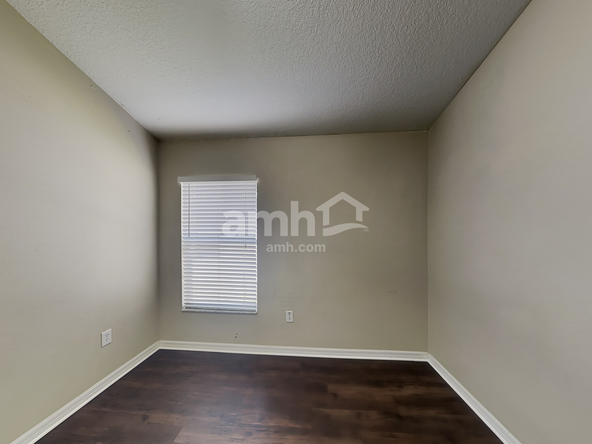 Building Photo - 7014 Monarch Park Dr