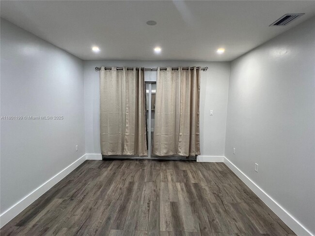 Building Photo - 3815 SW 89th Ave