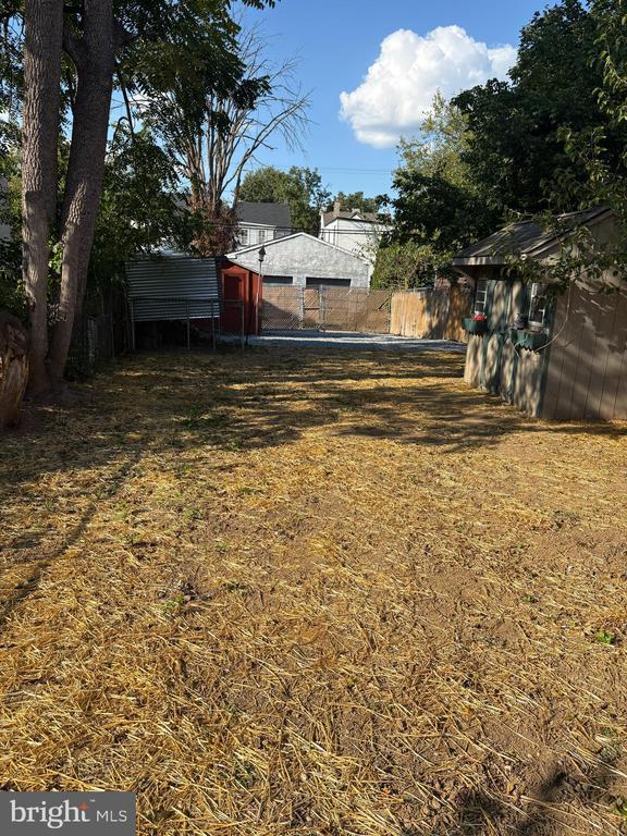 Building Photo - 419 Walnut St