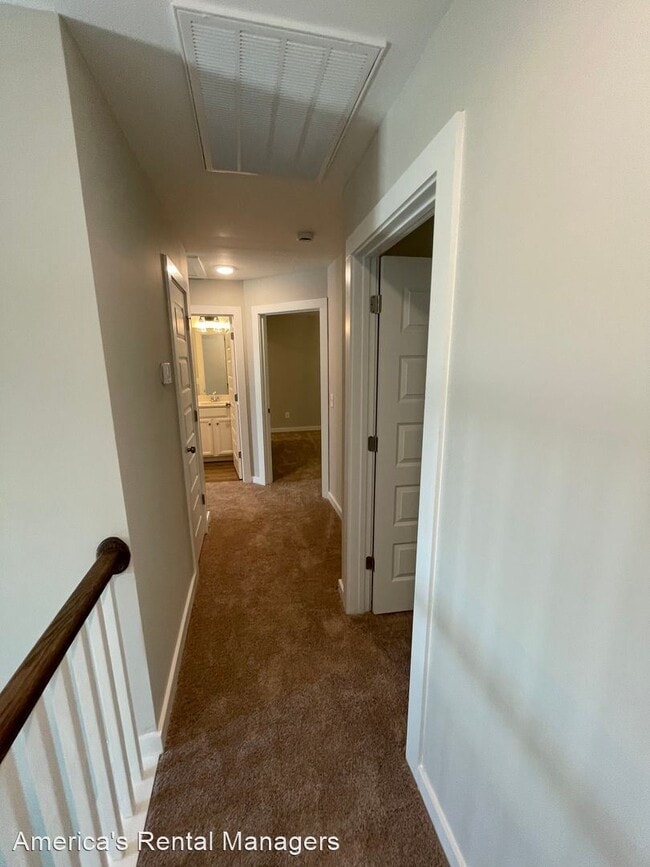 Building Photo - 4 br, 2.5 bath House - 329 Shiloh Creek Drive