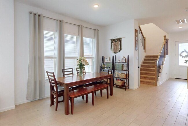 Building Photo - 1542 Park Path Dr