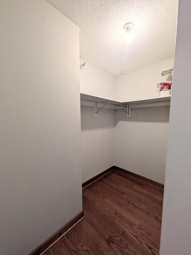 Building Photo - 3660 N Lake Shore Dr