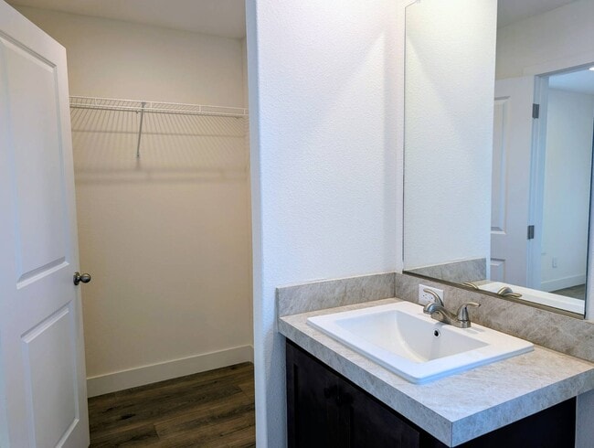 Building Photo - 400 Sulphur Bank Dr