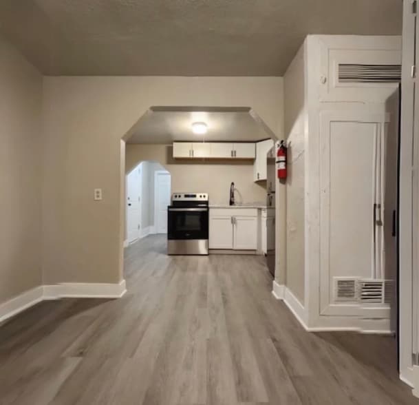 Building Photo - 910 Baltic St