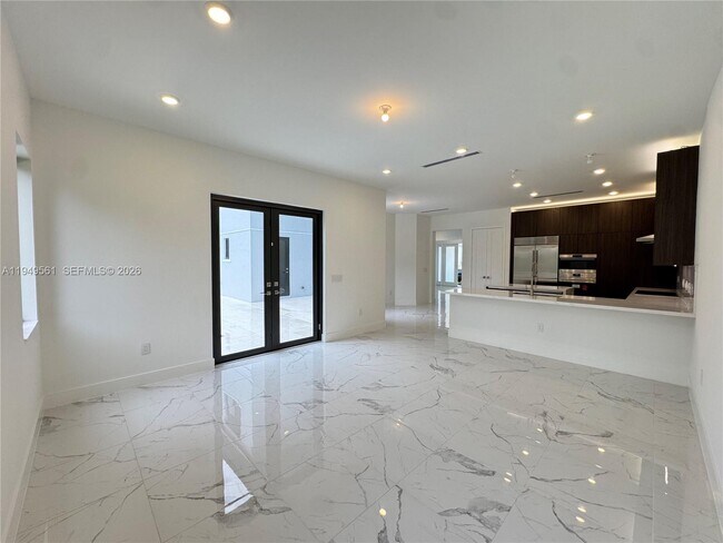 Building Photo - 19749 NE 16th Pl