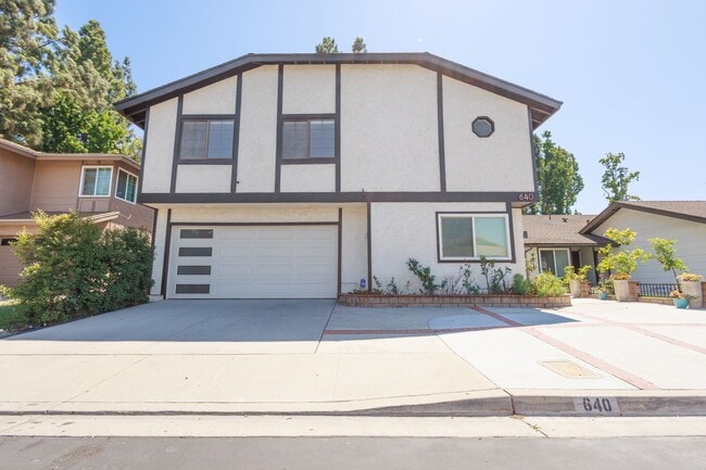 Building Photo - 640 E Banyan St