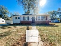 Building Photo - Cozy Two Bedroom Located Near Downtown Cli...
