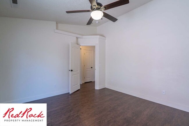 Building Photo - Spacious 3-Bed, 2-Bath Ivins Townhome – Do...