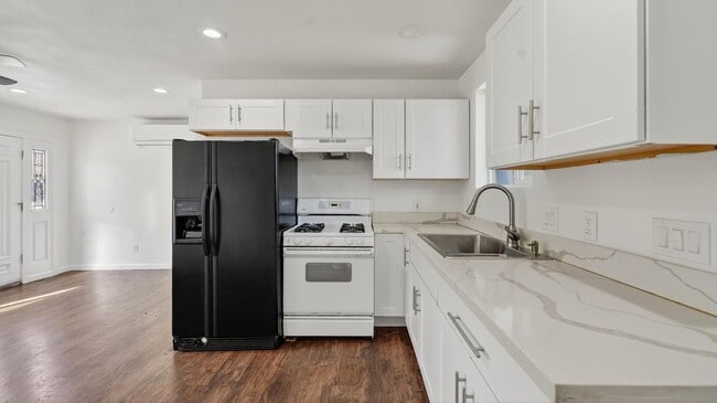 Building Photo - 1216 Butterfield Rd