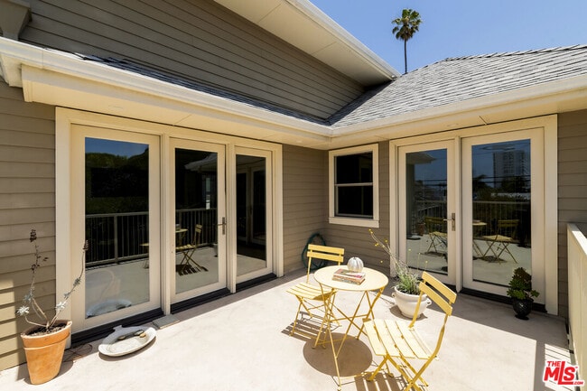 Building Photo - 2817 3rd St