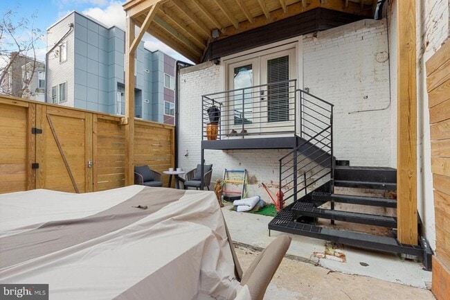 Building Photo - 919 N 15th St